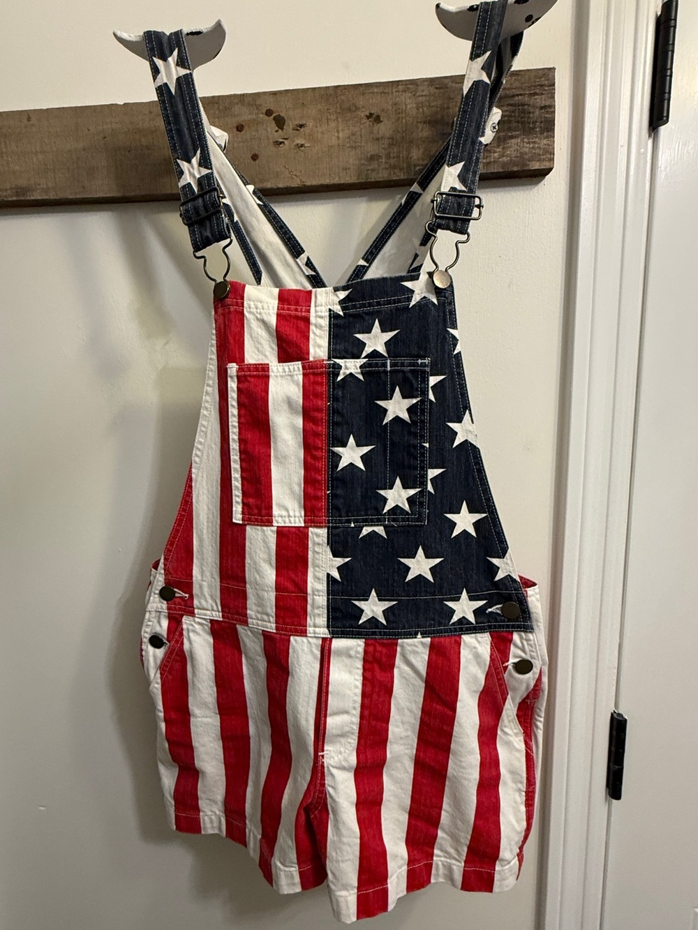 🇺🇸 Chubbies Chubberalls USA Flag Overalls Shorts Women’s M ❤️🇺🇸🇺🇸 Made in USA.